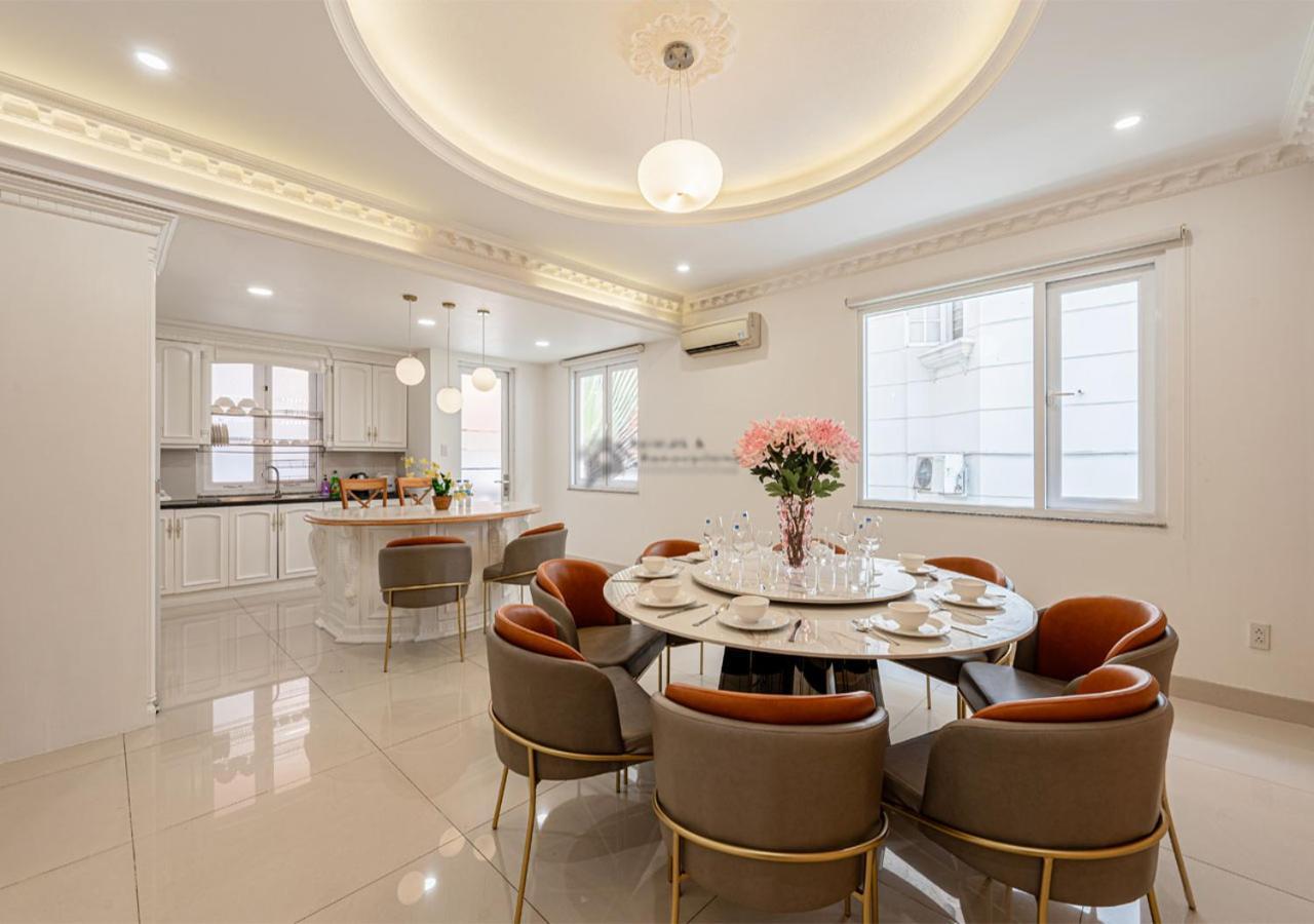Luxury 4-bedroom With Private Pool & Billiards Table TP. Hồ Chí Minh