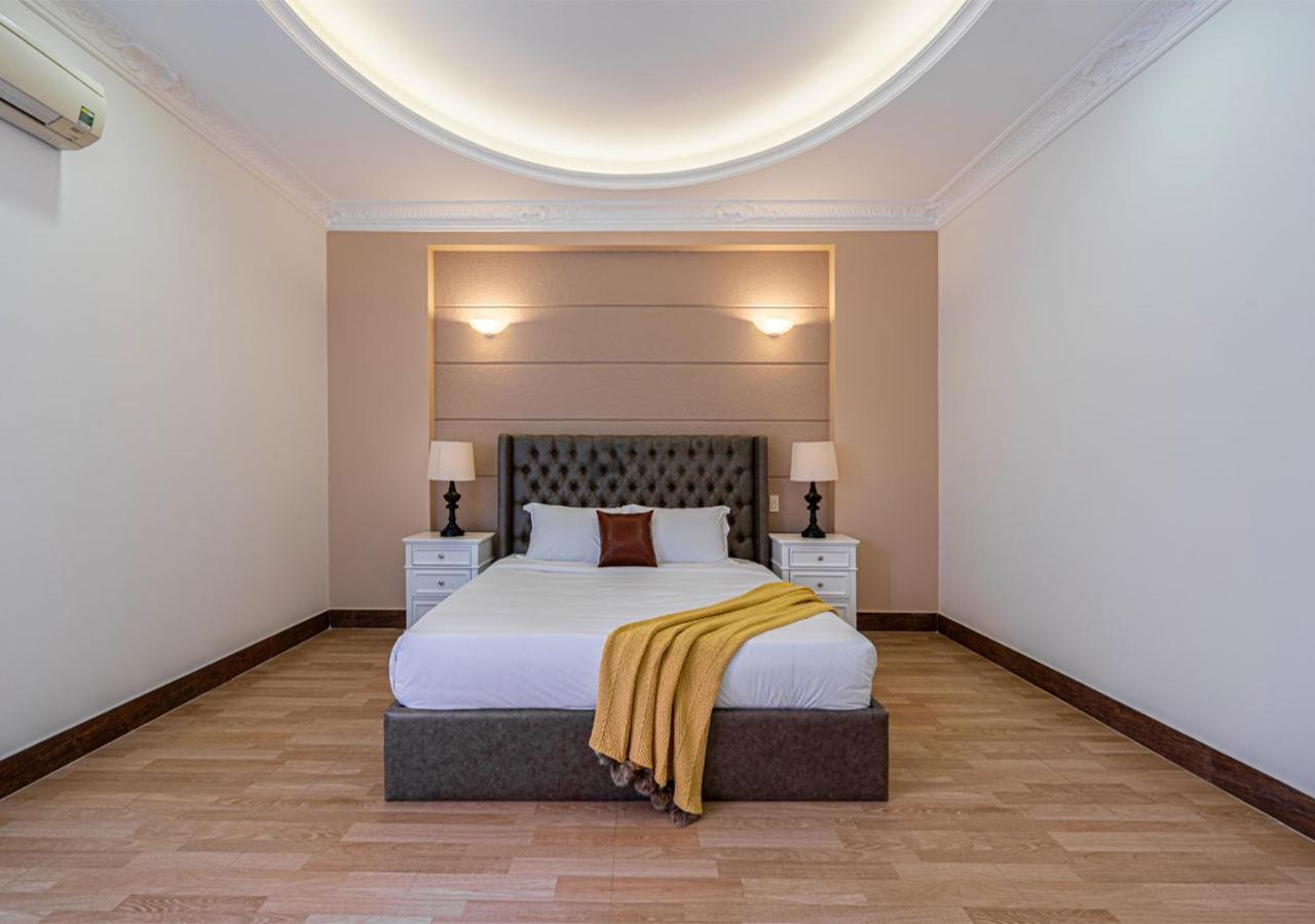 Biệt thự Luxury 4-bedroom With Private Pool & Billiards Table