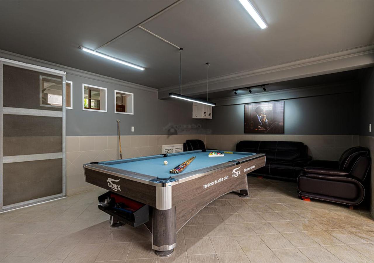 Luxury 4-bedroom With Private Pool & Billiards Table Biệt thự *