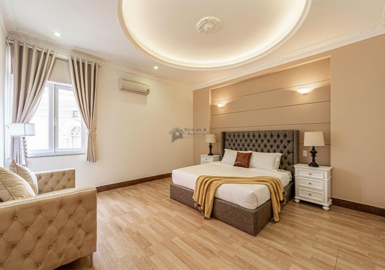 Luxury 4-bedroom With Private Pool & Billiards Table Biệt thự TP. Hồ Chí Minh