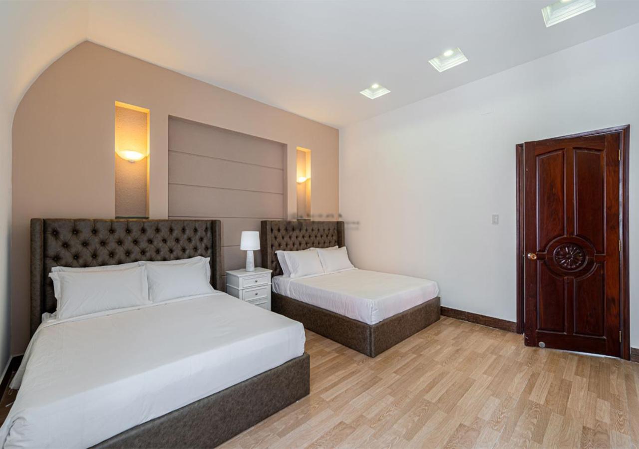 Biệt thự Luxury 4-bedroom With Private Pool & Billiards Table