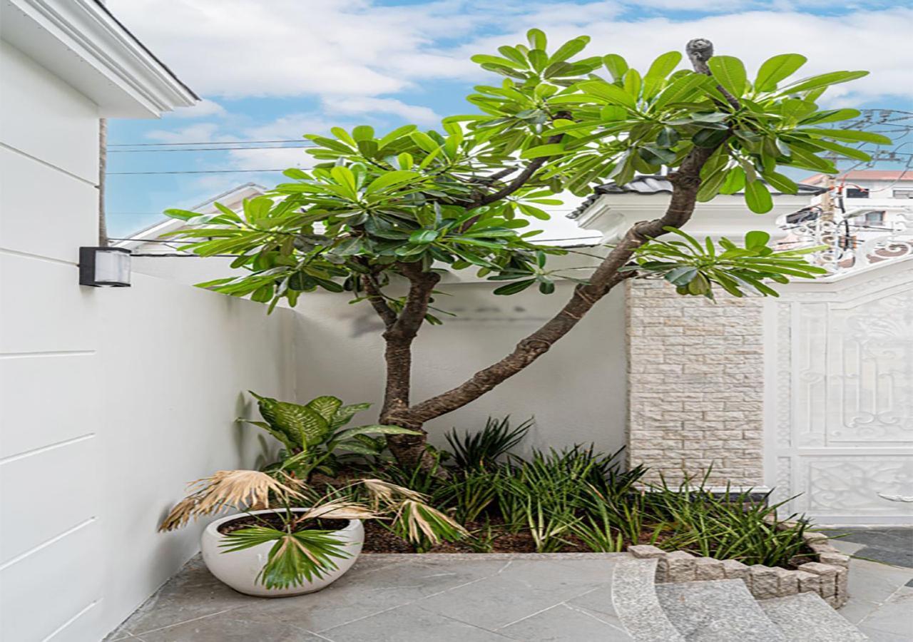 Luxury 4-bedroom With Private Pool & Billiards Table *